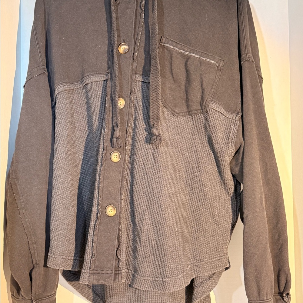 American Eagle Big Hug Shacket Button Down Hoodie Sweatshirt Black